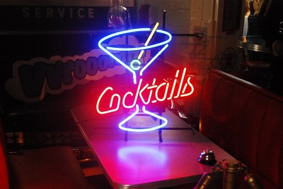 Cocktails neon sign