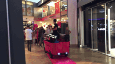 Elektrisch rijdende mobiele DJ booth