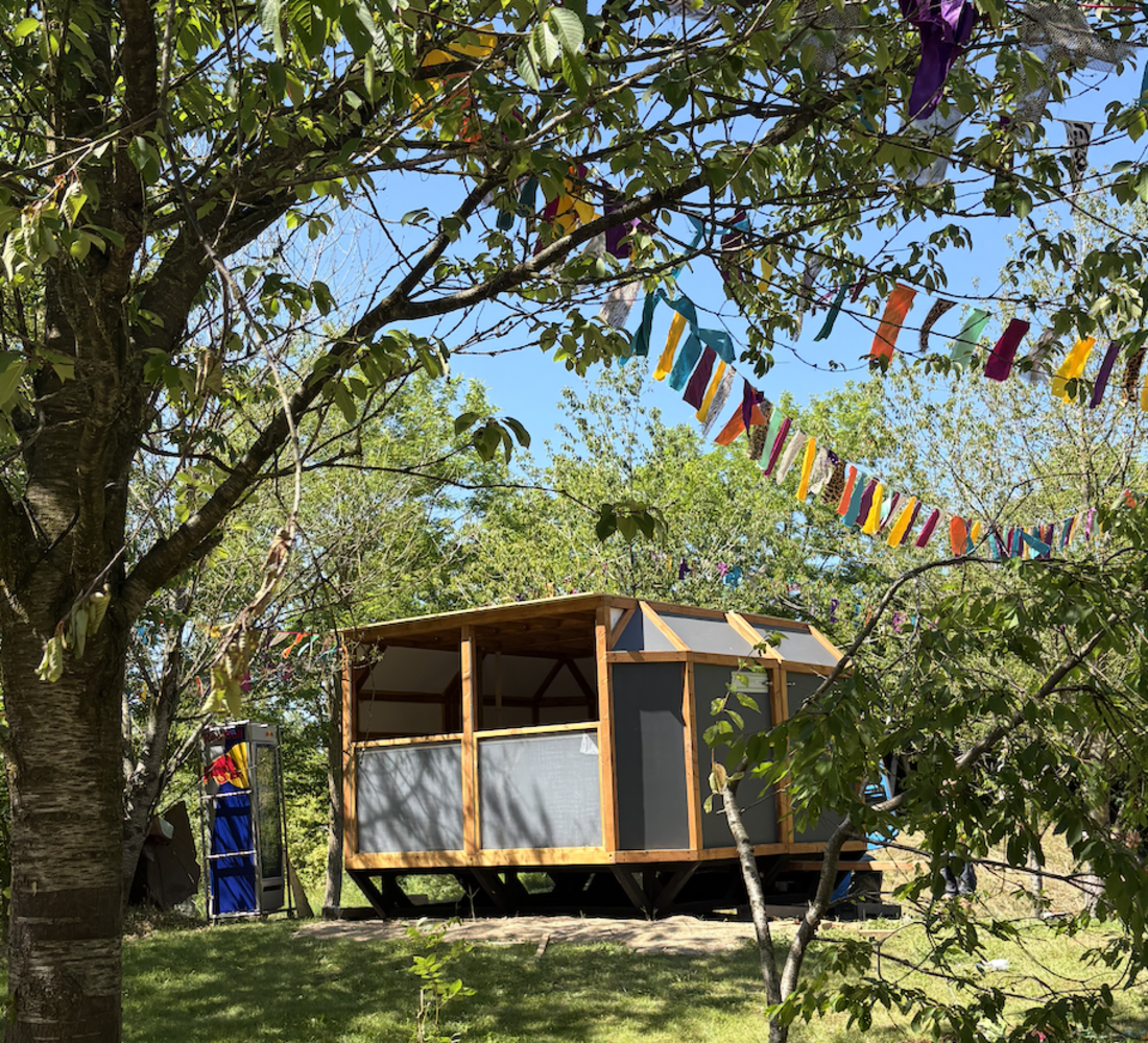 Front of House // 20Tree
